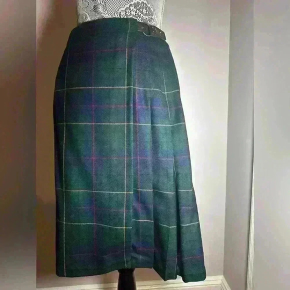 Vintage. Pendleton Petite Virgin Wool Green Plaid Pencil Skirt. Leather Strap. - Picture 1 of 10